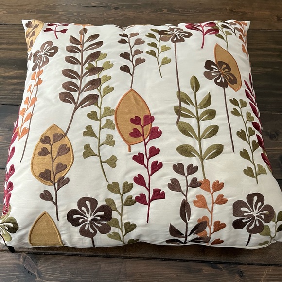 Pier 1 Imports pillows as seen on The Vampire Diaries with Elena Gilbert EUC! - Picture 5 of 8